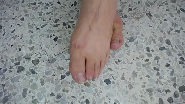 Snapshot of moxa_hot chatting on 01.11.25 moxa hot online show from 01.11.25