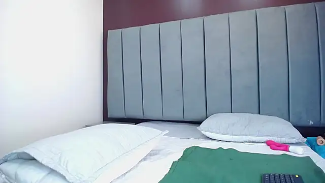 Snapshot of moxa_hot chatting on 01.16.25 moxa hot online show from 01.16.25