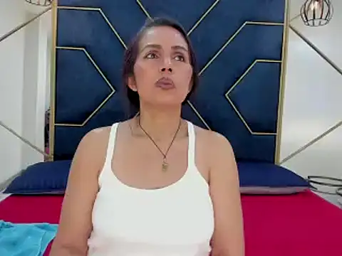 Snapshot of moxa_hot chatting on 03.01.25 moxa hot online show from 03.01.25