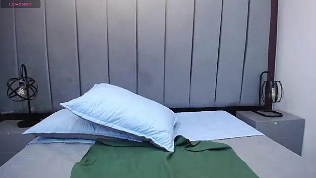 Snapshot of moxa_hot chatting on 03.20.25 moxa hot online show from 03.20.25