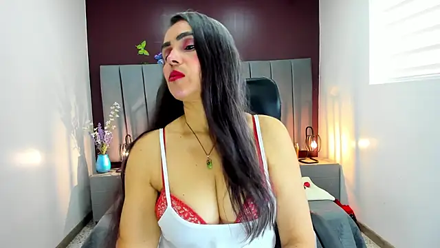 Snapshot of moxa_hot chatting on 09.15.25 moxa hot online show from 09.15.25