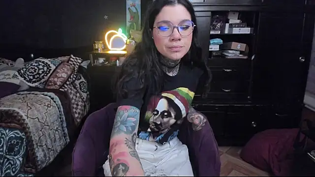 Snapshot of Lilmarieee chatting on 01.17.25 Lilmarieee online show from 01.17.25