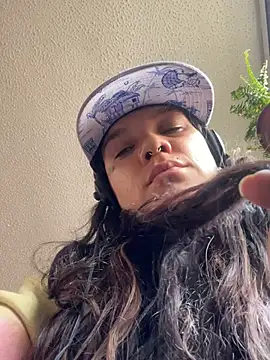 Snapshot of Lilmarieee chatting on 02.04.25 Lilmarieee online show from 02.04.25