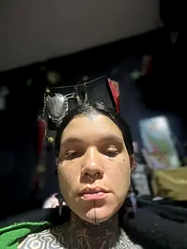 Snapshot of Lilmarieee chatting on 10.24.25 Lilmarieee online show from 10.24.25