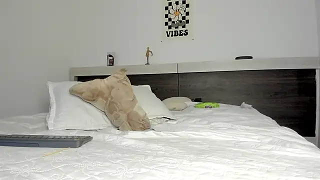 Snapshot of Harry_Jasoon chatting on 02.04.25 Harry Jasoon online show from 02.04.25