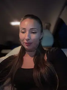 Snapshot of YOUR-KARINA chatting on 01.09.25 YOUR-KARINA online show from 01.09.25