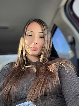 Snapshot of YOUR-KARINA chatting on 01.10.25 YOUR-KARINA online show from 01.10.25