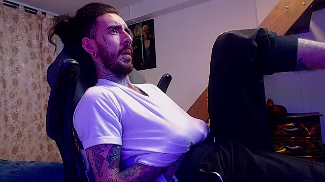 Snapshot of harry_reems1 chatting on 12.12.24 harry reems1 online show from 12.12.24