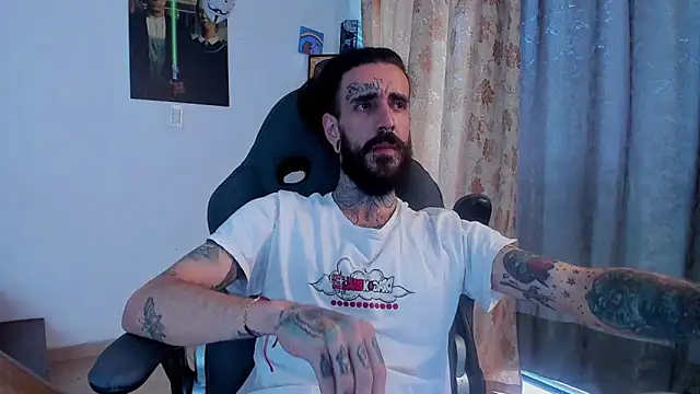 Snapshot of harry_reems1 chatting on 01.29.25 harry reems1 online show from 01.29.25