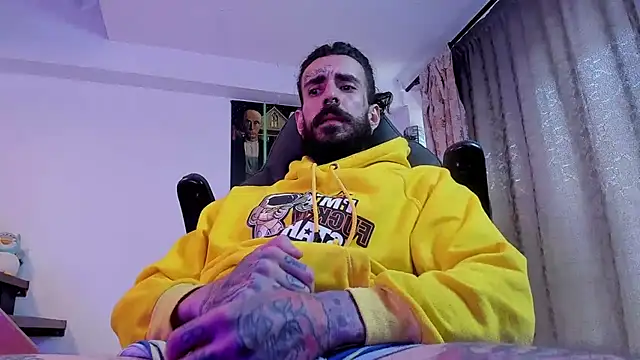 Snapshot of harry_reems1 chatting on 02.04.25 harry reems1 online show from 02.04.25