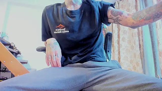 Snapshot of harry_reems1 chatting on 03.22.25 harry reems1 online show from 03.22.25