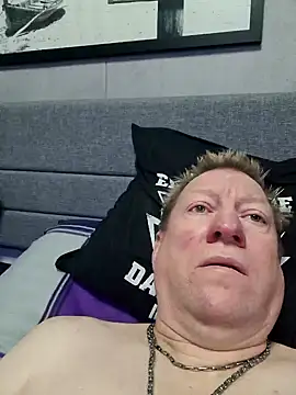 Snapshot of tomtom111111 chatting on 12.29.24 tomtom111111 online show from 12.29.24