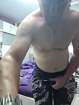 Snapshot of tomtom111111 chatting on 01.25.25 tomtom111111 online show from 01.25.25