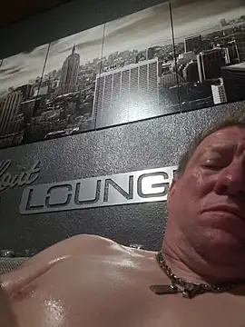 Snapshot of tomtom111111 chatting on 09.21.25 tomtom111111 online show from 09.21.25