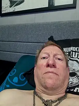 Snapshot of tomtom111111 chatting on 09.27.25 tomtom111111 online show from 09.27.25