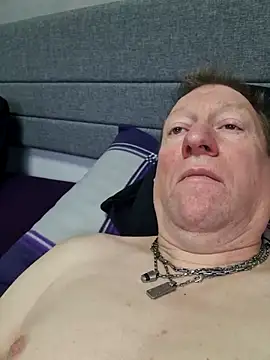 Snapshot of tomtom111111 chatting on 11.01.25 tomtom111111 online show from 11.01.25