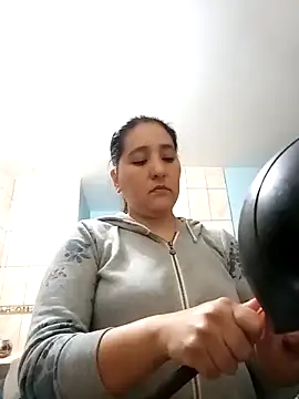 Snapshot of Gatubela212 chatting on 10.03.25 Gatubela212 online show from 10.03.25