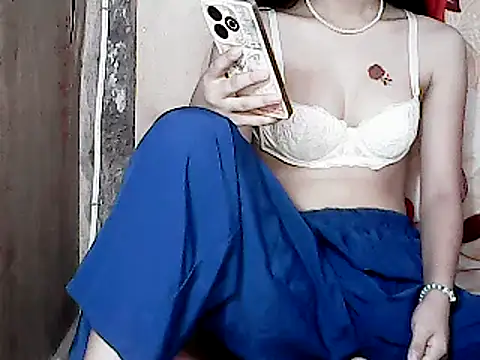 Snapshot of PinaySkinnyGirl chatting on 01.31.25 PinaySkinnyGirl online show from 01.31.25