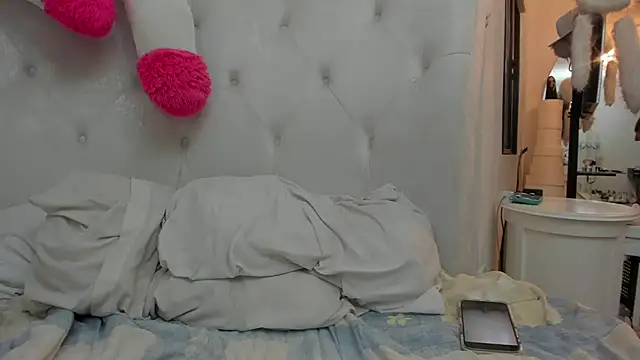 Snapshot of Burlesque_XlX chatting on 09.30.25 Burlesque XlX online show from 09.30.25