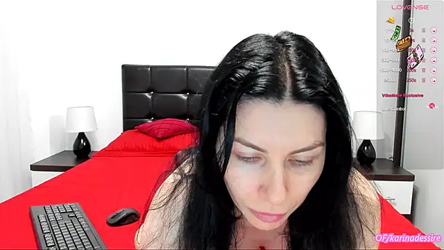 Snapshot of karinamadnessdesiree chatting on 02.10.25 karinamadnessdesiree online show from 02.10.25