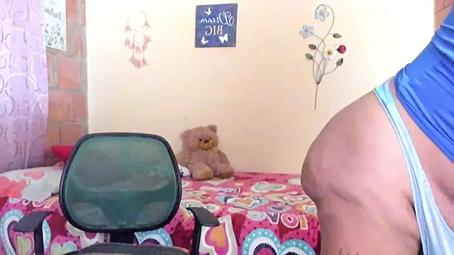 Snapshot of zafiro_sex_ chatting on 02.27.25 zafiro sex online show from 02.27.25