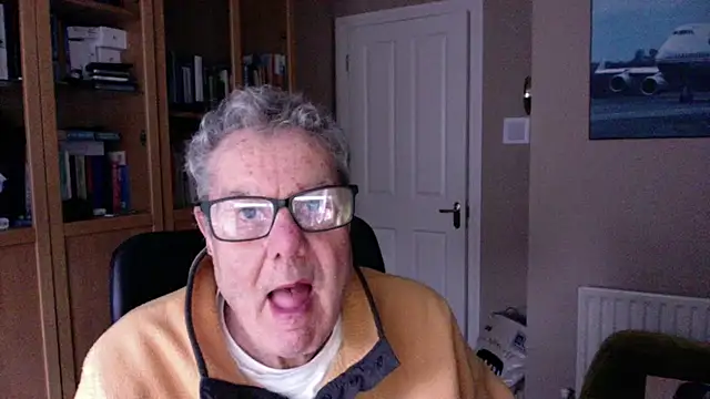 Snapshot of Oldpistolpete chatting on 01.04.25 Oldpistolpete online show from 01.04.25