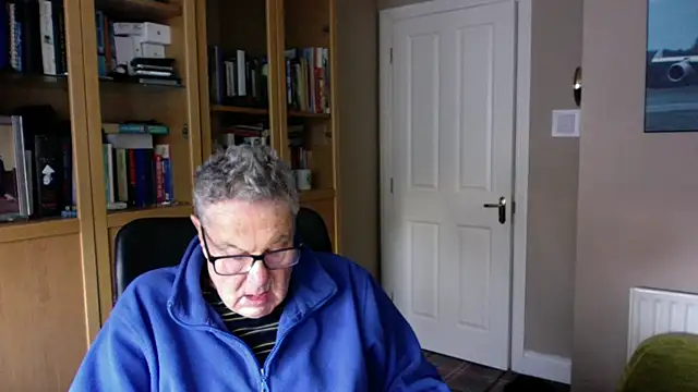 Snapshot of Oldpistolpete chatting on 01.18.25 Oldpistolpete online show from 01.18.25