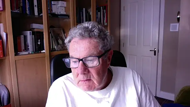 Snapshot of Oldpistolpete chatting on 03.03.25 Oldpistolpete online show from 03.03.25