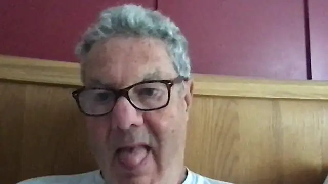 Snapshot of Oldpistolpete chatting on 09.30.25 Oldpistolpete online show from 09.30.25