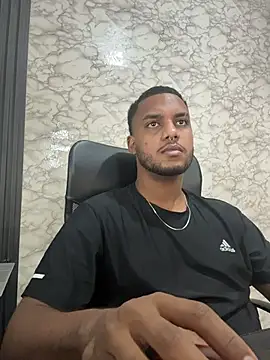 Snapshot of Sandro_xxx chatting on 10.24.25 Sandro xxx online show from 10.24.25