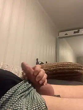 Snapshot of GHsveter chatting on 12.24.24 GHsveter online show from 12.24.24