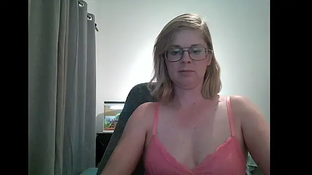 Snapshot of SavannaGirly chatting on 02.23.25 SavannaGirly online show from 02.23.25
