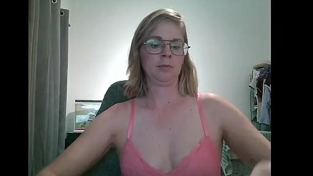 Snapshot of SavannaGirly chatting on 02.23.25 SavannaGirly online show from 02.23.25