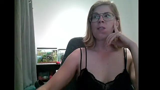 Snapshot of SavannaGirly chatting on 03.14.25 SavannaGirly online show from 03.14.25