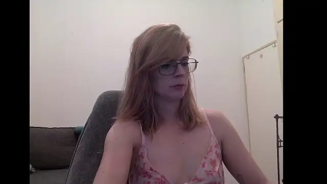 Snapshot of SavannaGirly chatting on 09.14.25 SavannaGirly online show from 09.14.25