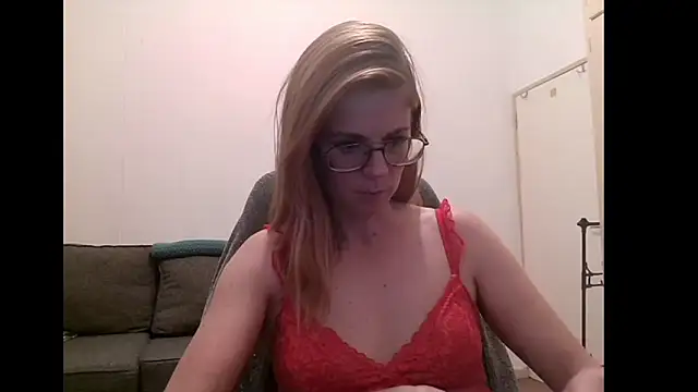Snapshot of SavannaGirly chatting on 09.16.25 SavannaGirly online show from 09.16.25