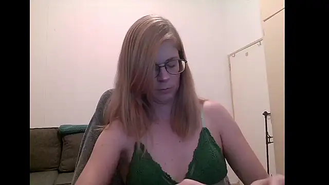 Snapshot of SavannaGirly chatting on 09.18.25 SavannaGirly online show from 09.18.25