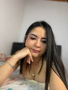 Snapshot of jailyncam_ chatting on 02.07.25 jailyncam online show from 02.07.25
