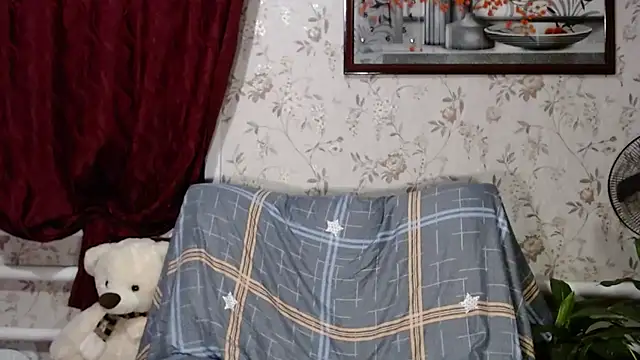 Snapshot of EmilyDoth chatting on 12.01.24 EmilyDoth online show from 12.01.24