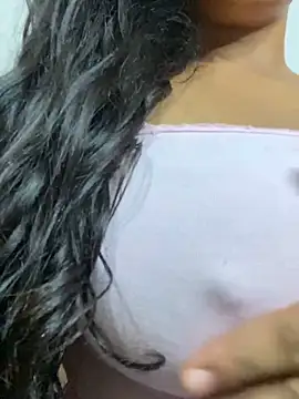 Snapshot of bea3liz chatting on 01.25.25 bea3liz online show from 01.25.25