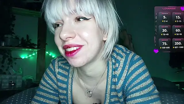 Snapshot of cruellagoth666 chatting on 02.15.25 cruellagoth666 online show from 02.15.25