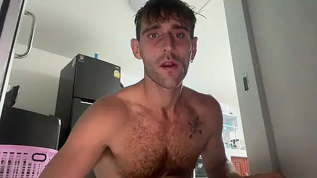 Snapshot of lukegunn chatting on 12.13.24 lukegunn online show from 12.13.24