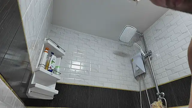 Snapshot of lukegunn chatting on 09.09.25 lukegunn online show from 09.09.25