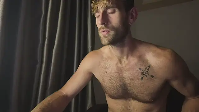 Snapshot of lukegunn chatting on 09.13.25 lukegunn online show from 09.13.25