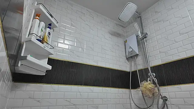 Snapshot of lukegunn chatting on 09.27.25 lukegunn online show from 09.27.25