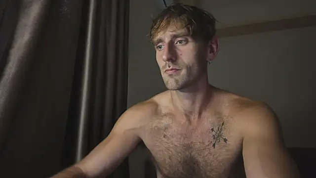 Snapshot of lukegunn chatting on 10.02.25 lukegunn online show from 10.02.25