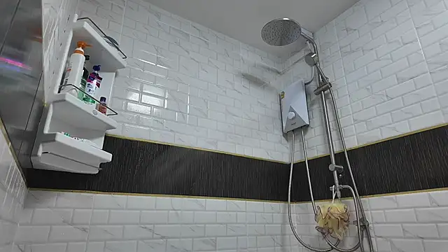 Snapshot of lukegunn chatting on 10.24.25 lukegunn online show from 10.24.25