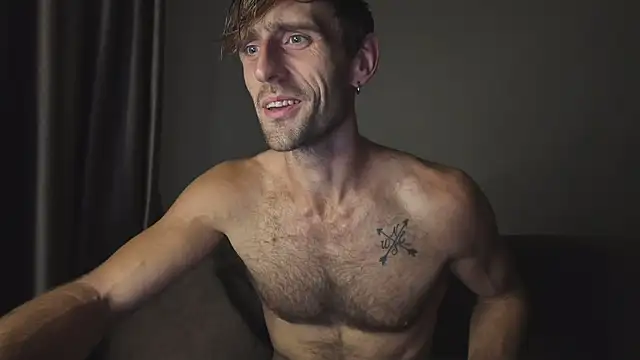 Snapshot of lukegunn chatting on 10.30.25 lukegunn online show from 10.30.25