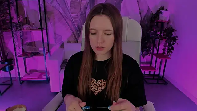 Snapshot of JennyDens chatting on 02.22.25 JennyDens online show from 02.22.25