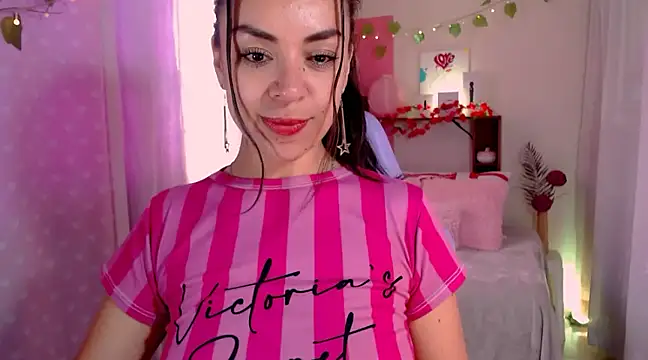 Snapshot of LATINGODDESS_X chatting on 02.20.25 LATINGODDESS X online show from 02.20.25